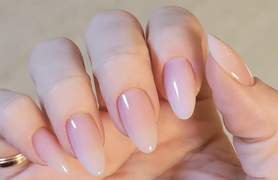 آمبره ناخن (Ombre nails):