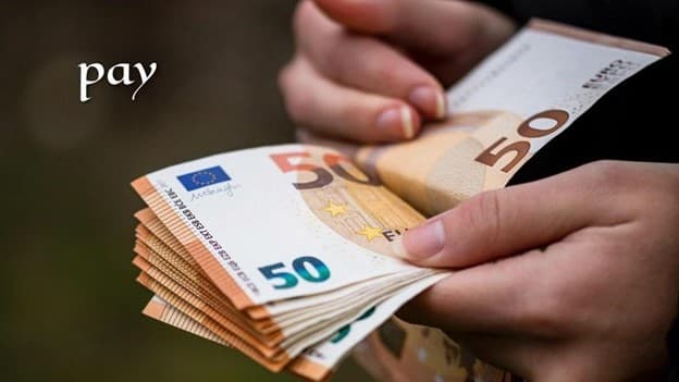 گذشته pay چه می‌شود؟