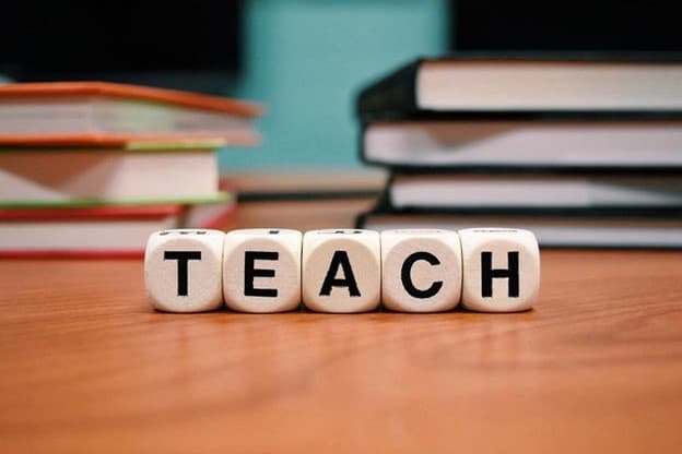 گذشته teach چه می‌شود؟