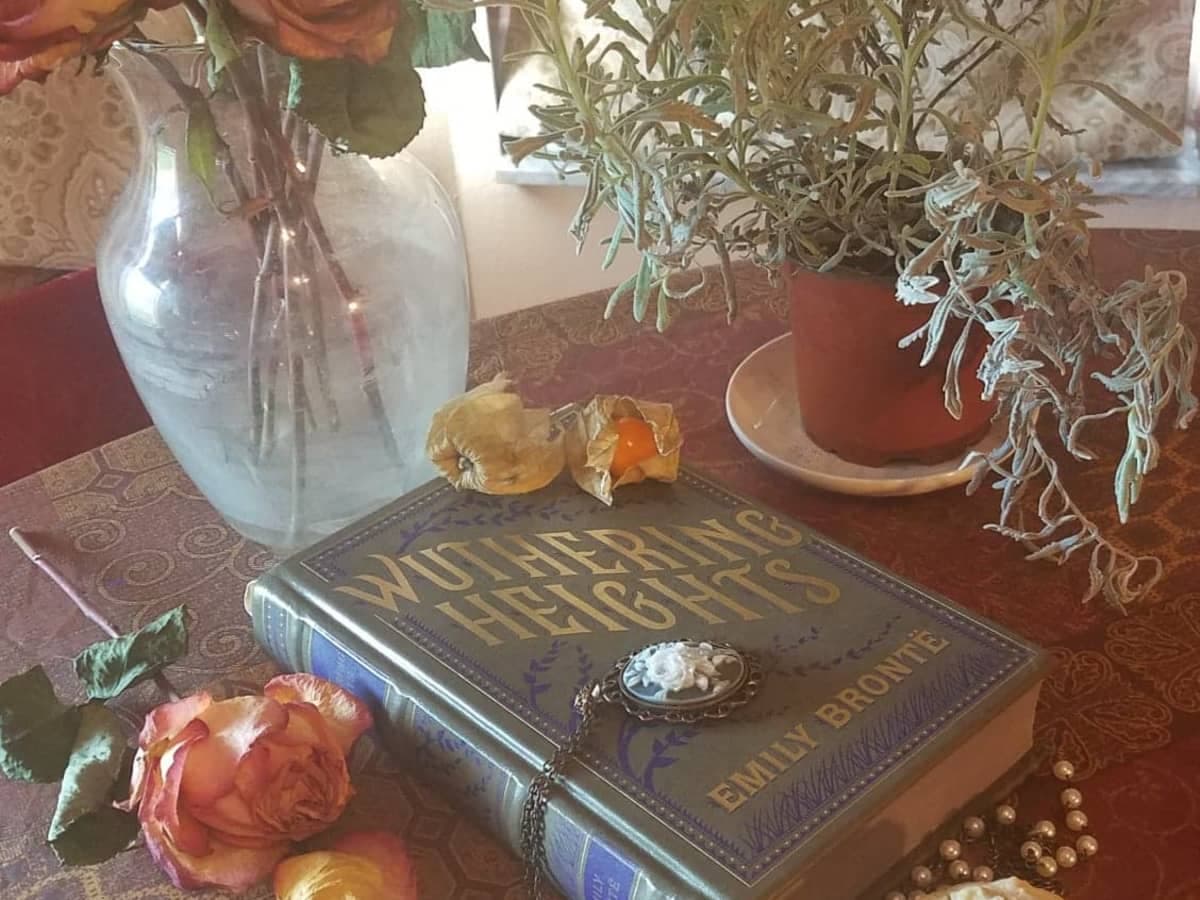 Wuthering Heights (بلندی‌های بادگیر)