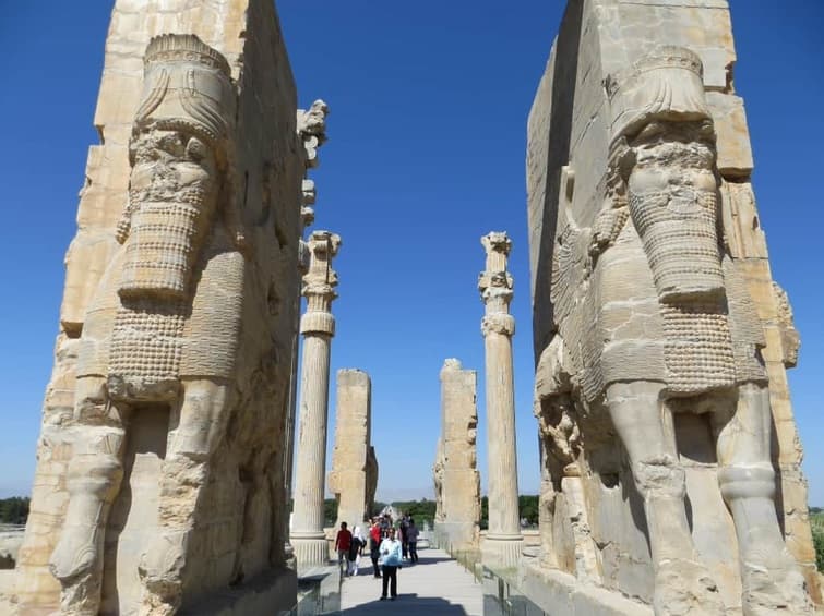 دروازه تمام ملت ها