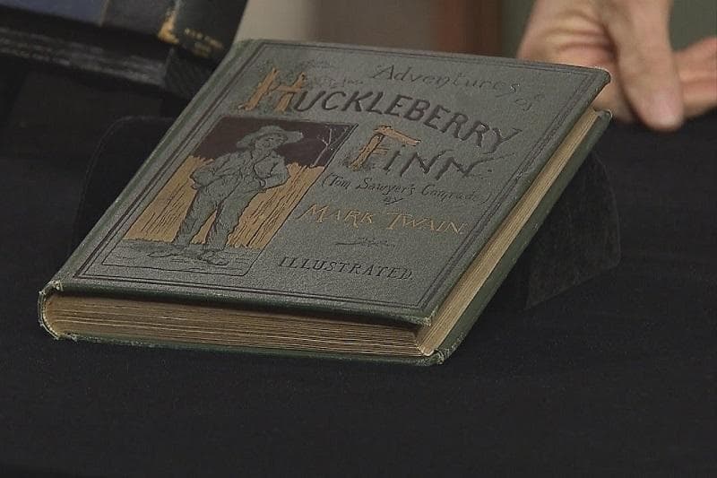 خلاصه کتاب داستان "Huckleberry finn" از مارک تواین