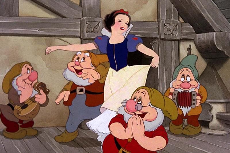 خلاصه کتاب داستان Snow White and the Seven Dwarfs.jpg