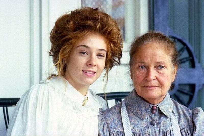 خلاصه کتاب داستان انگلیسی Anne of Green Gables.jpg