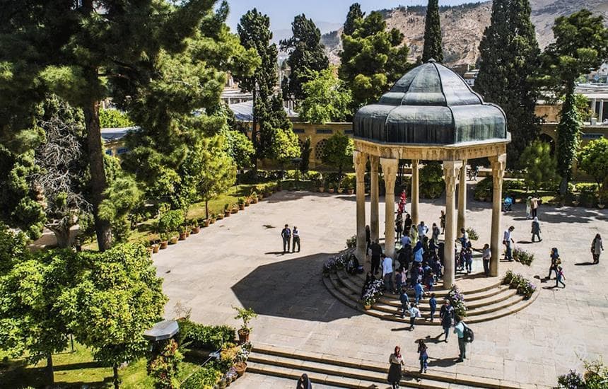 مکالمه انگلیسی درباره شهر شیراز.jpg