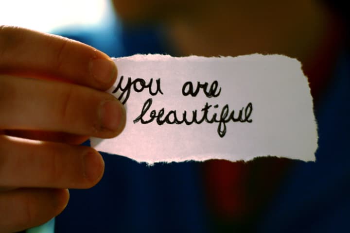 در پاسخ you are beautiful