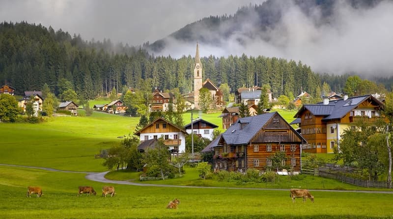 5 داستان کوتاه انگلیسی درباره روستا با ترجمه فارسی.jpg