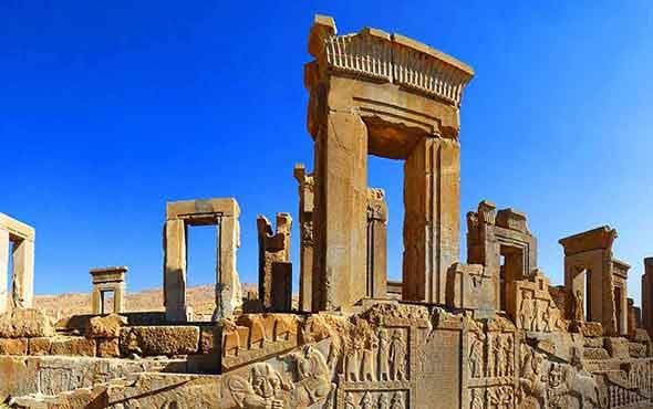 مکالمه انگلیسی درباره شهر شیراز با ترجمه فارسی