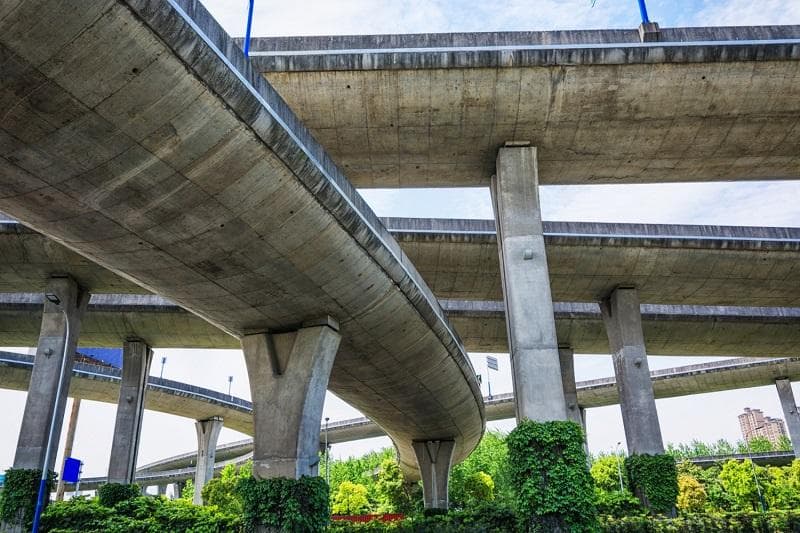 خلاصه داستان «Under the bridge» نوشته Lynda Edwards.jpg