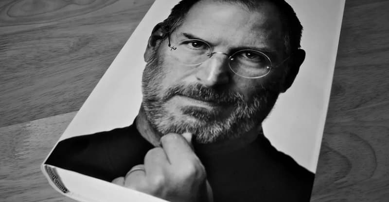 خلاصه کتاب استیو جابز.jpg