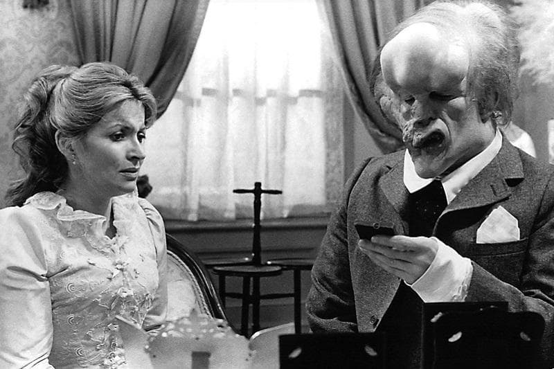 خلاصه کتاب داستان "The Elephant Man" نوشته Tim Vicary