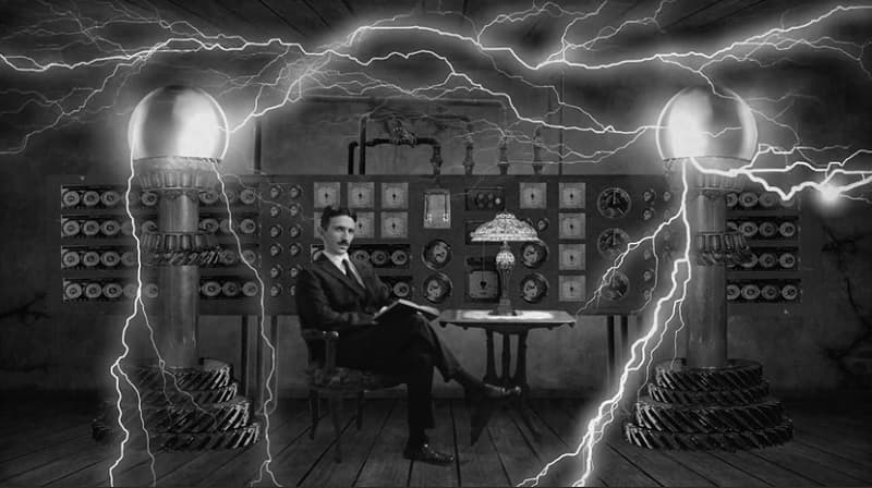 خلاصه کتاب تسلا.jpg