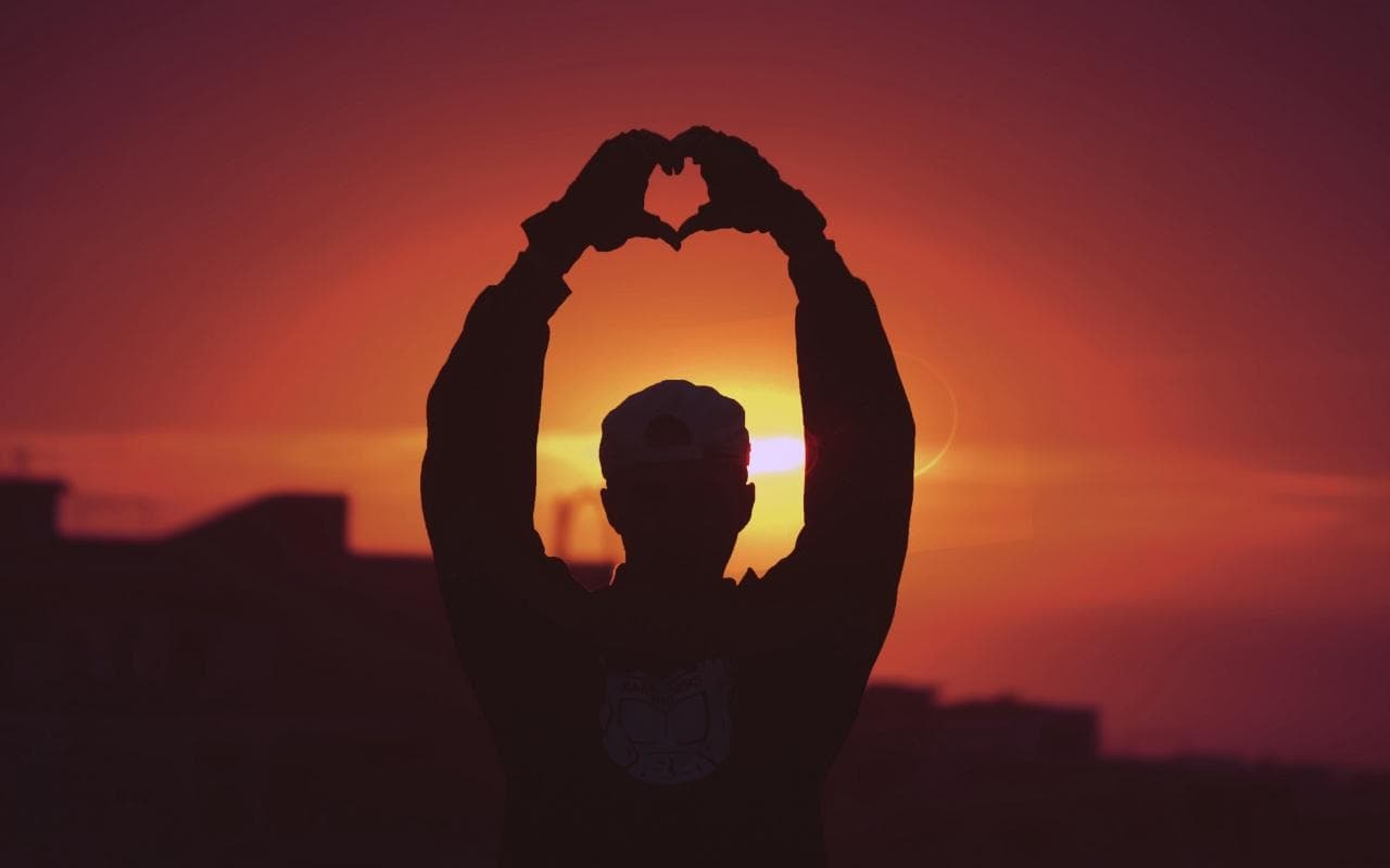 معنی جمله Be a reason I live چیست؟.jpg