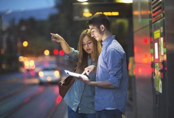 10 مکالمه انگلیسی آدرس پرسیدن و آدرس دادن با ترجمه فارسی.jpg