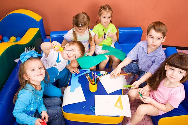 ۱۵ بازی که در آموزش زبان انگلیسی به کودکان معجزه میکنند!.jpg