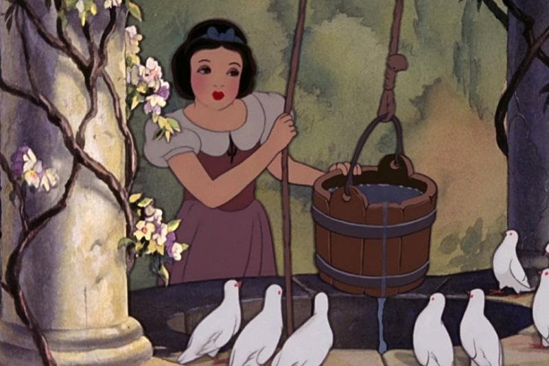 خلاصه کتاب داستان انگلیسی Snow White and the Seven Dwarfs.jpg