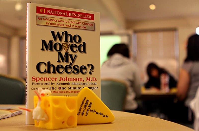 خلاصه کتاب رایگان چه کسی پنیر مرا جا به جا کرد اثر اسپنسر جانسون.jpg